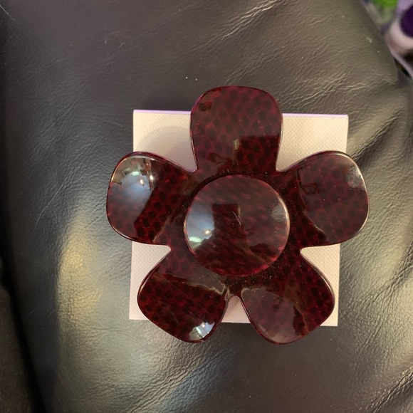 Classy Brooch - Picture 3 of 4